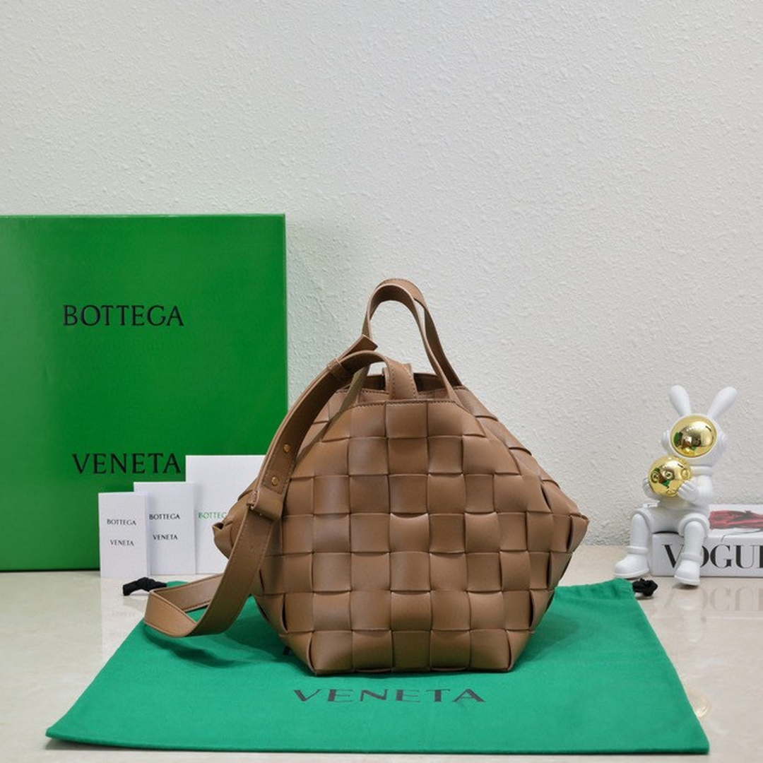 Bottega Veneta BV 7466 Bowling bag Brown