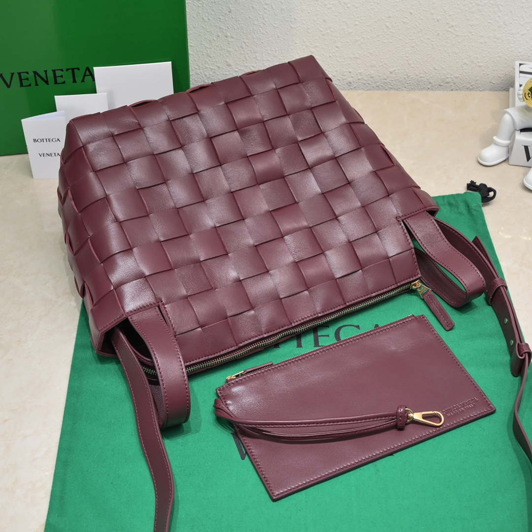 Bottega Veneta BV 7466 Bowling bag Wine Red