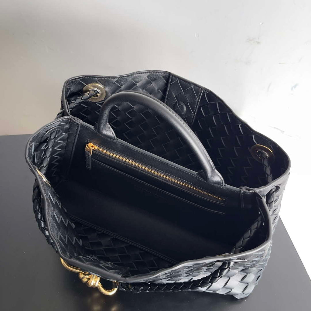 Bottega Veneta BV 754990 Small East/West Andiamo Black
