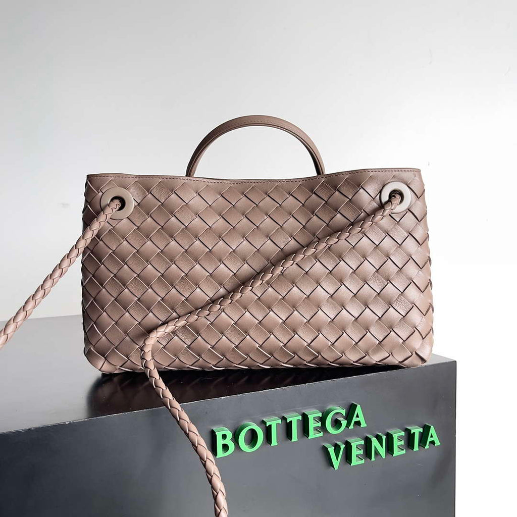 Bottega Veneta BV 754990 Small East/West Andiamo Brown
