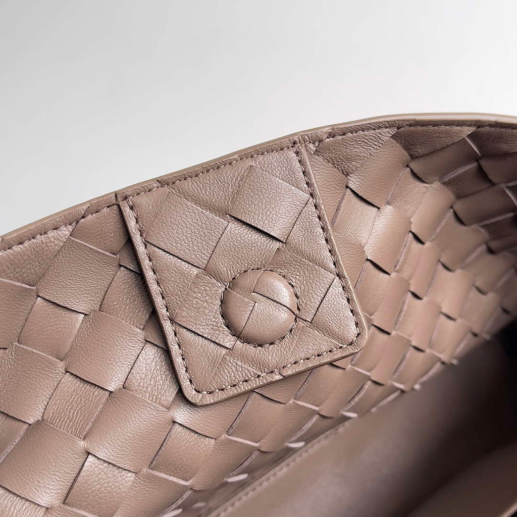 Bottega Veneta BV 754990 Small East/West Andiamo Brown