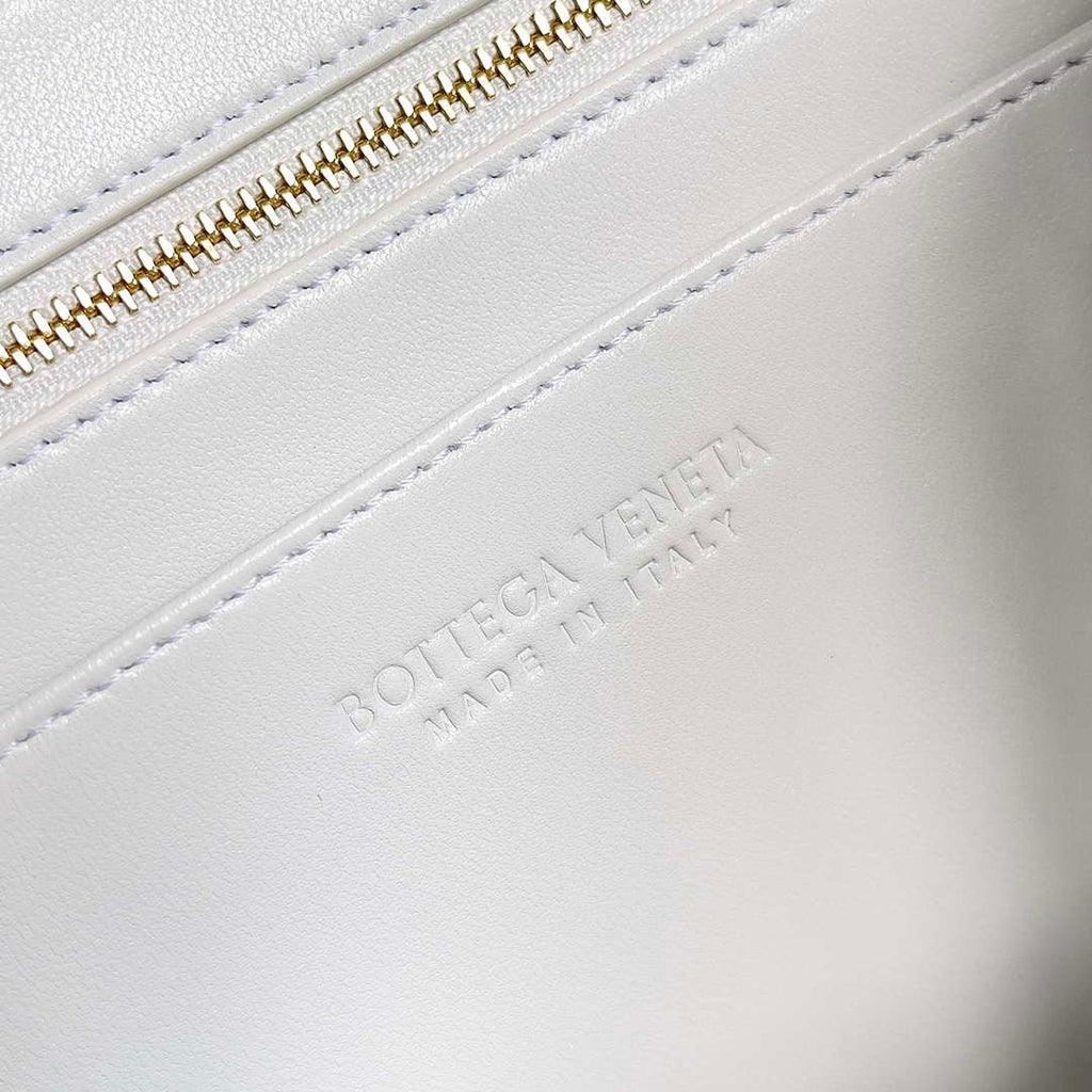 Bottega Veneta BV 754990 Small East/West Andiamo White