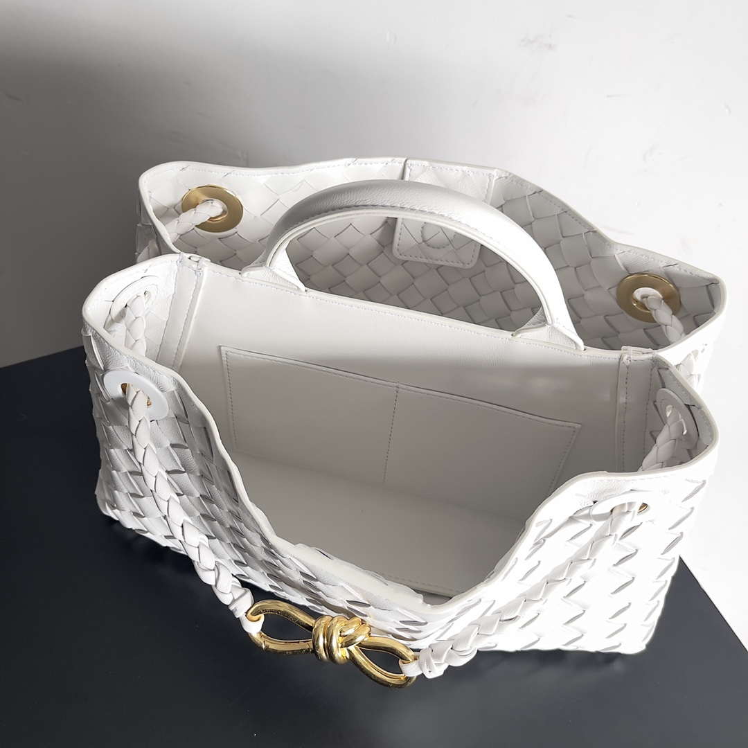 Bottega Veneta BV 754990 Small East/West Andiamo White