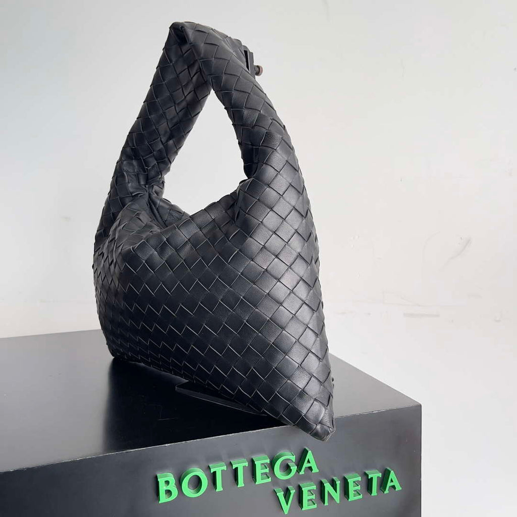 Bottega Veneta BV 763966 Small Hop oyster Bag Black