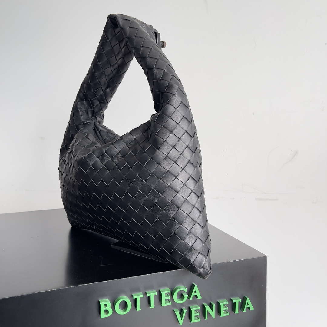 Bottega Veneta BV 763966 Small Hop oyster Bag Black