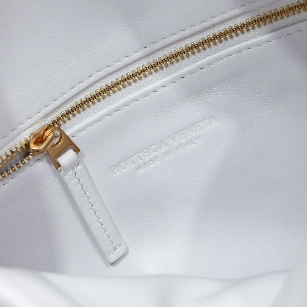 Bottega Veneta BV 763966 Small Hop oyster Bag White