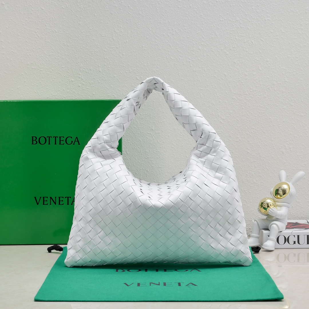 Bottega Veneta BV 763966 Small Hop oyster Bag White