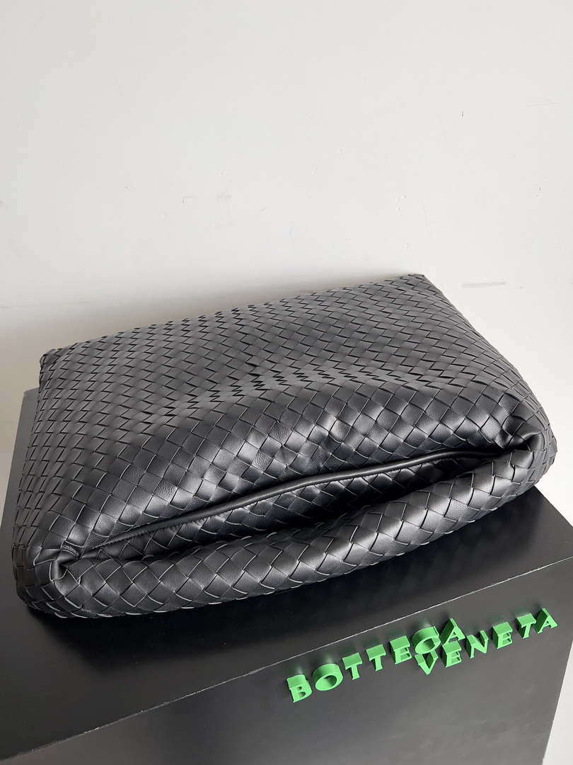 Bottega Veneta BV 763970 Large Hop Fondant Bag Black
