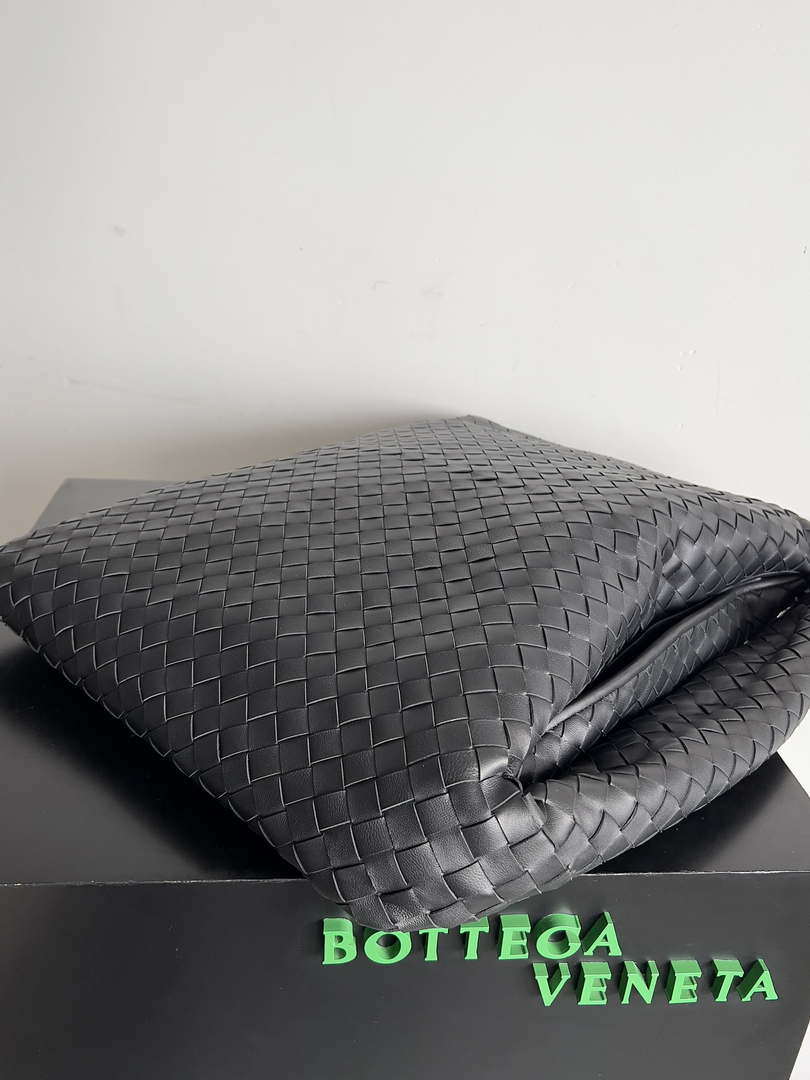Bottega Veneta BV 763970 Large Hop Fondant Bag Black