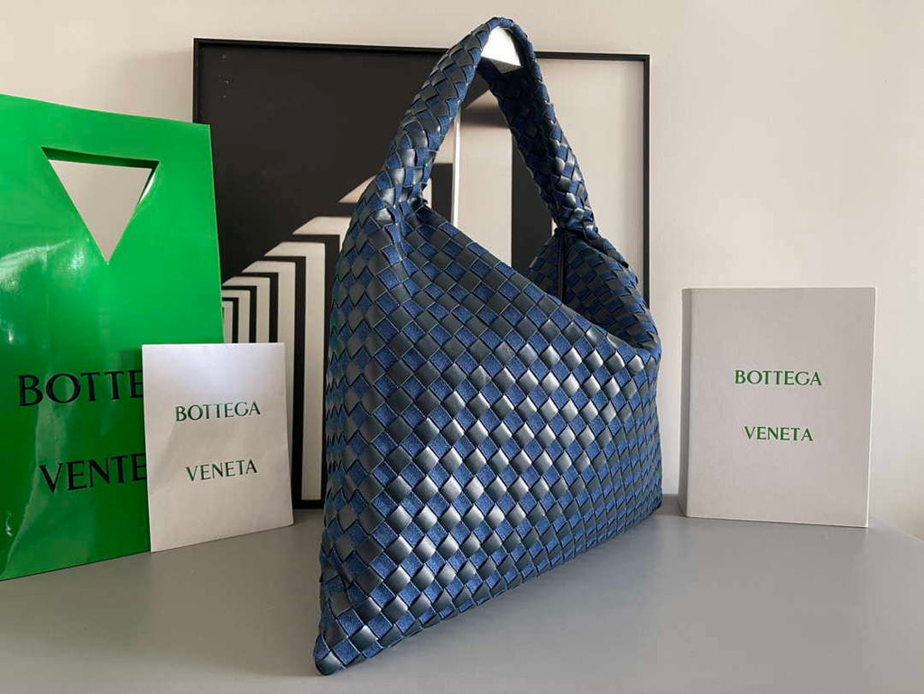 Bottega Veneta BV 763970 Large Hop Fondant Bag Blue