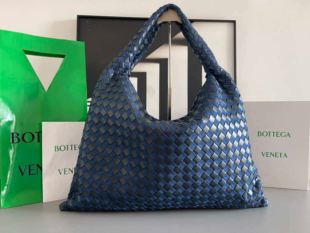 Bottega Veneta BV 763970 Large Hop Fondant Bag Blue