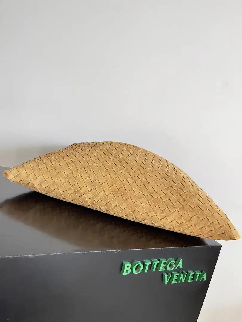 Bottega Veneta BV 763970 Large Hop Fondant Bag BV95091 Suede Leather