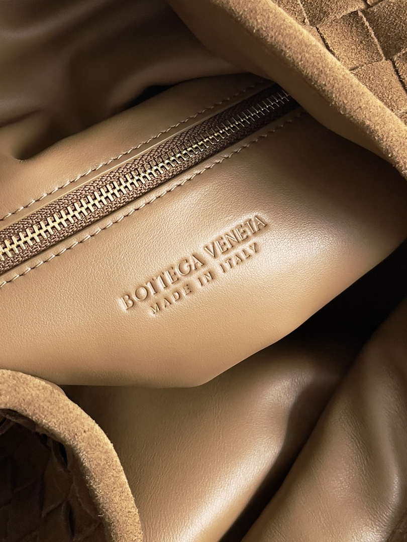 Bottega Veneta BV 763970 Large Hop Fondant Bag Camel Suede Leather