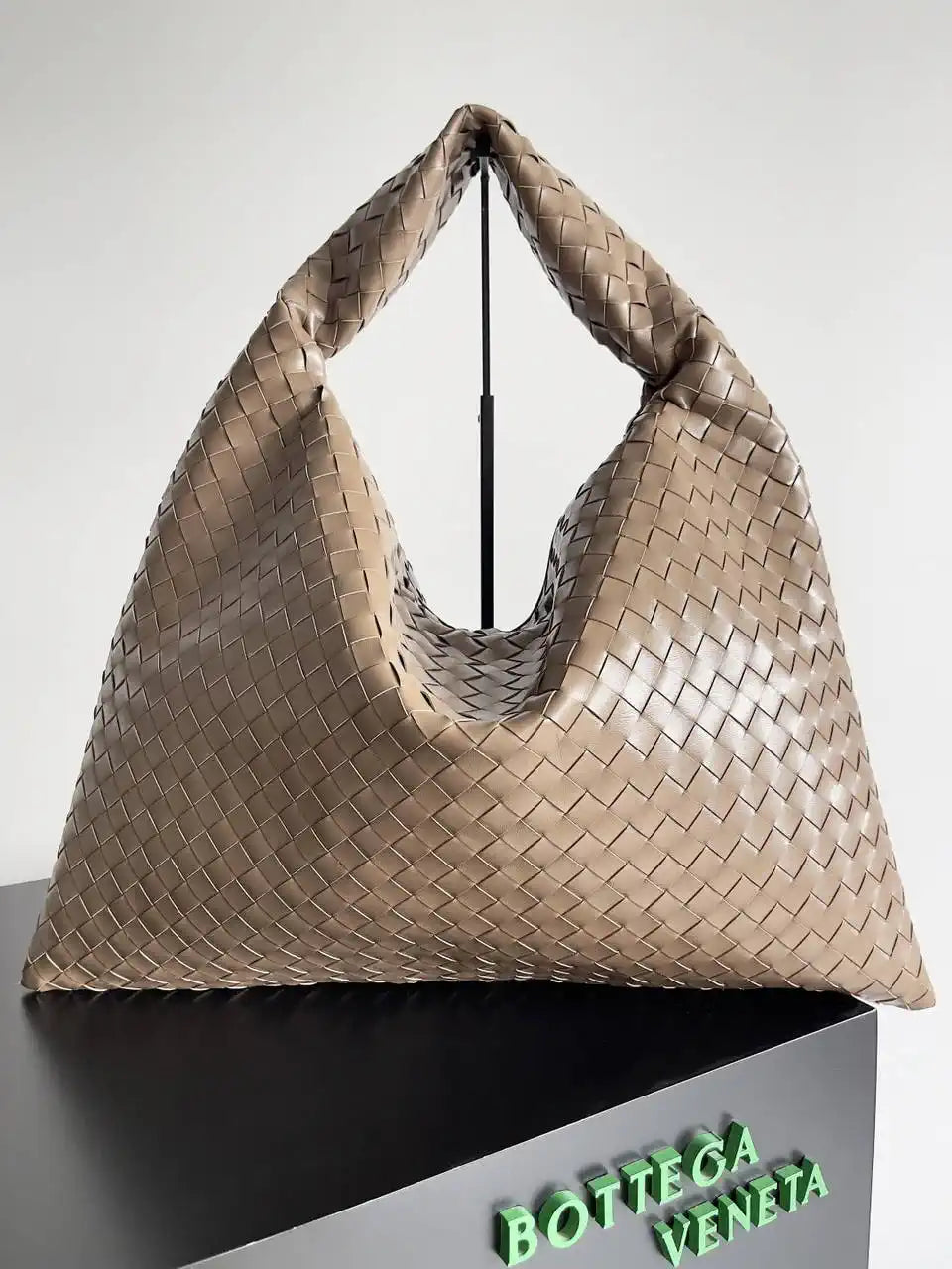 Bottega Veneta BV 763970 Large Hop Fondant Bag Coffer