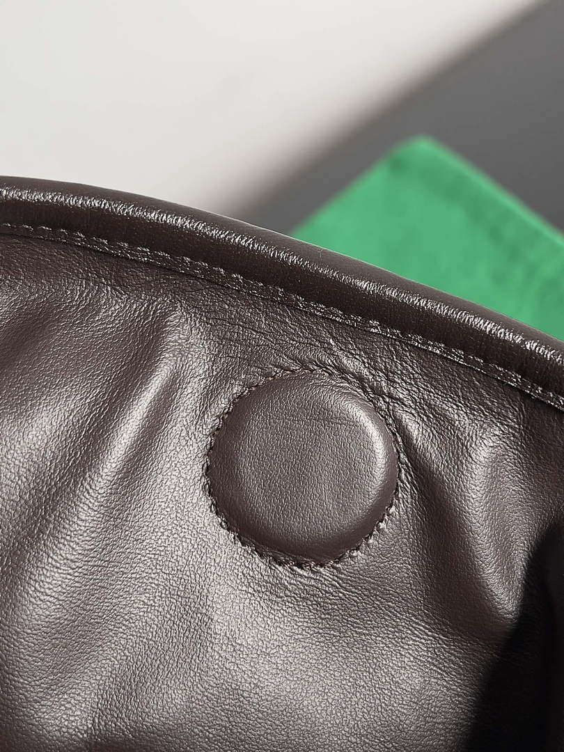 Bottega Veneta BV 763970 Large Hop Fondant Bag Dark Brown - Default Title - View 7
