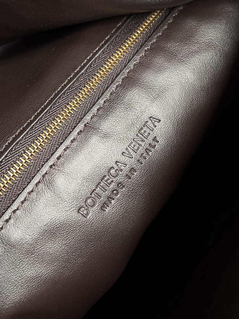 Bottega Veneta BV 763970 Large Hop Fondant Bag Dark Brown