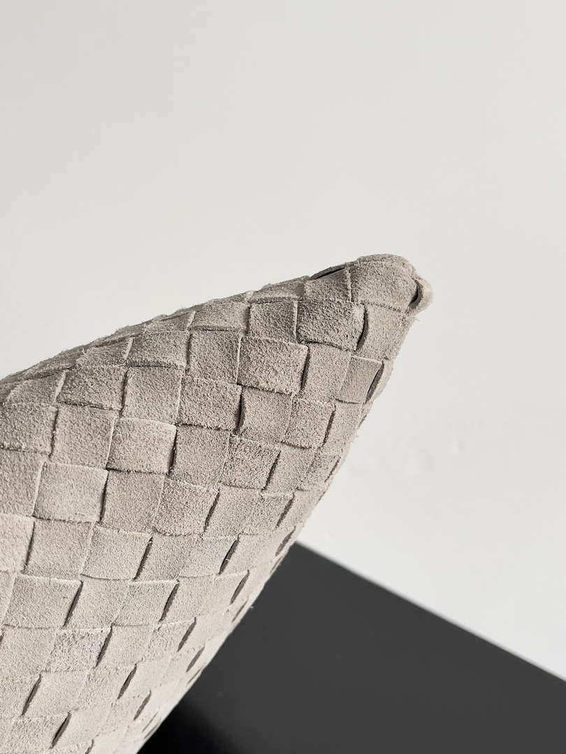 Bottega Veneta BV 763970 Large Hop Fondant Bag Gray Suede Leather