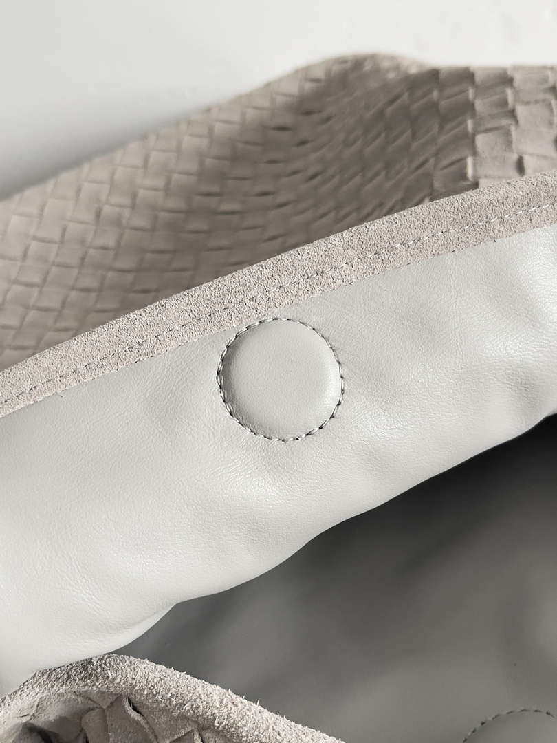 Bottega Veneta BV 763970 Large Hop Fondant Bag Gray Suede Leather