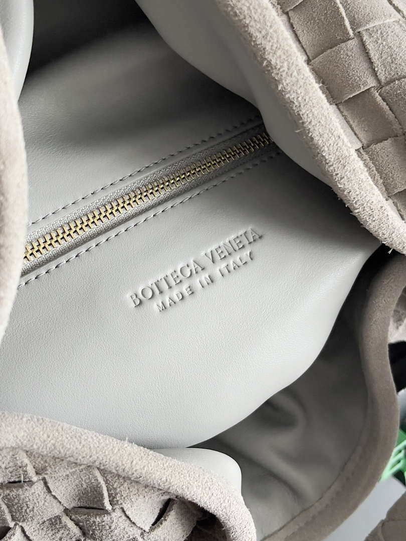Bottega Veneta BV 763970 Large Hop Fondant Bag Gray Suede Leather