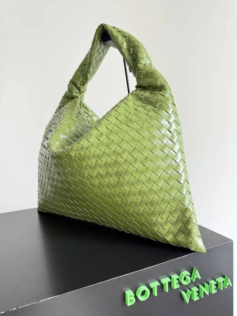 Bottega Veneta BV 763970 Large Hop Fondant Bag Green