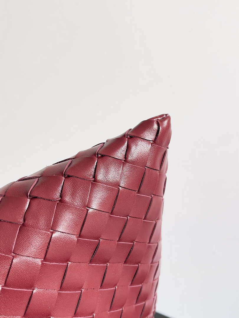 Bottega Veneta BV 763970 Large Hop Fondant Bag Red