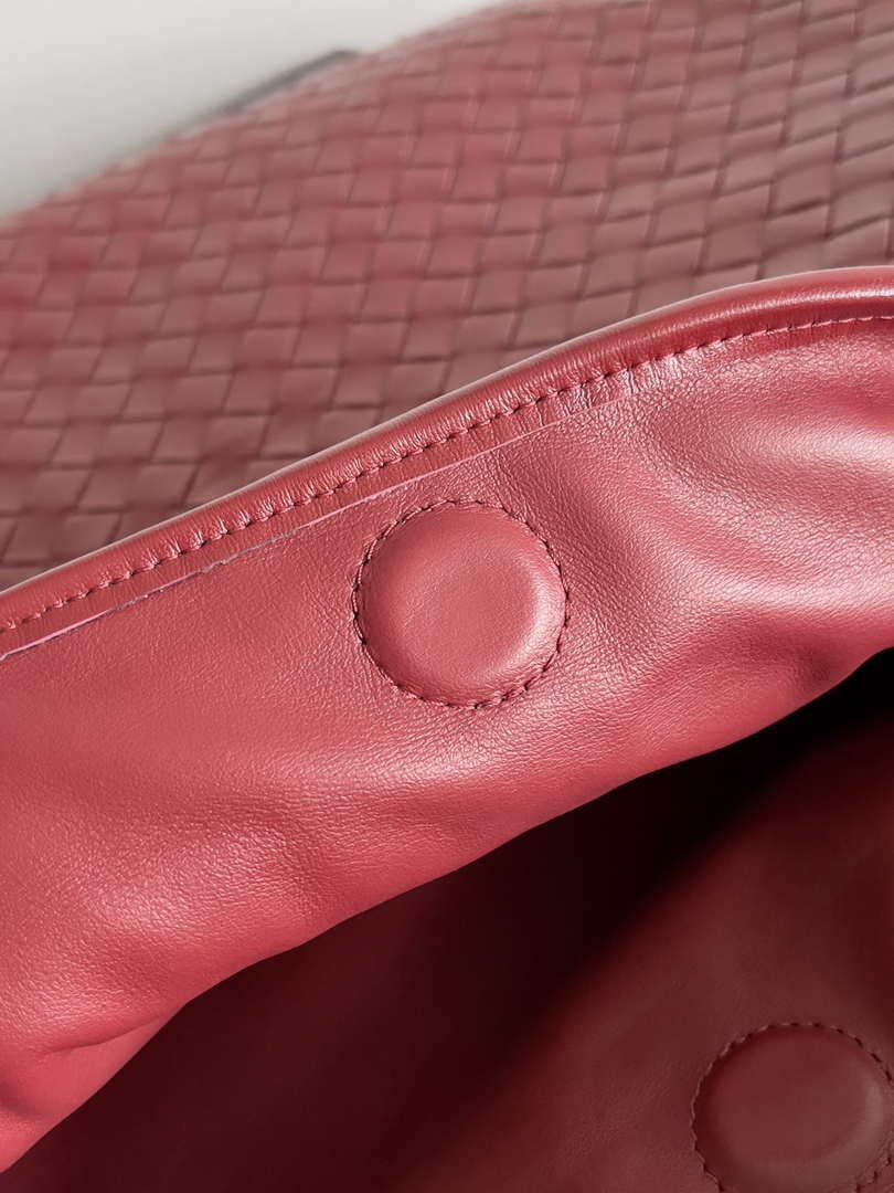 Bottega Veneta BV 763970 Large Hop Fondant Bag Red