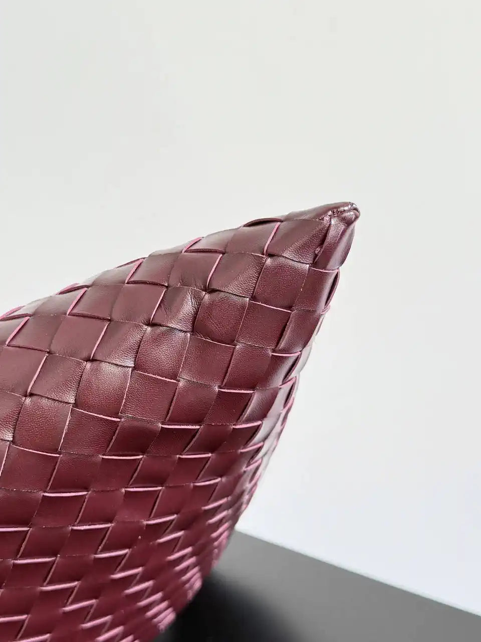 Bottega Veneta BV 763970 Large Hop Fondant Bag Wine Red