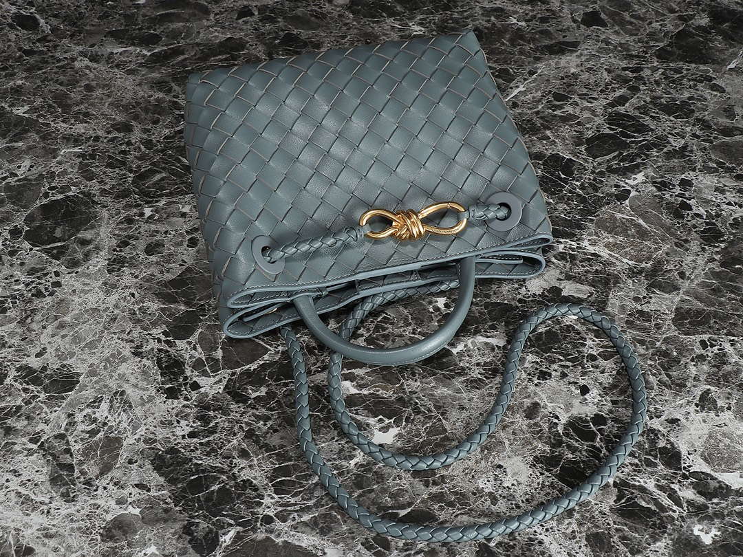 Bottega Veneta BV 766014 Small Andiamo BV9011