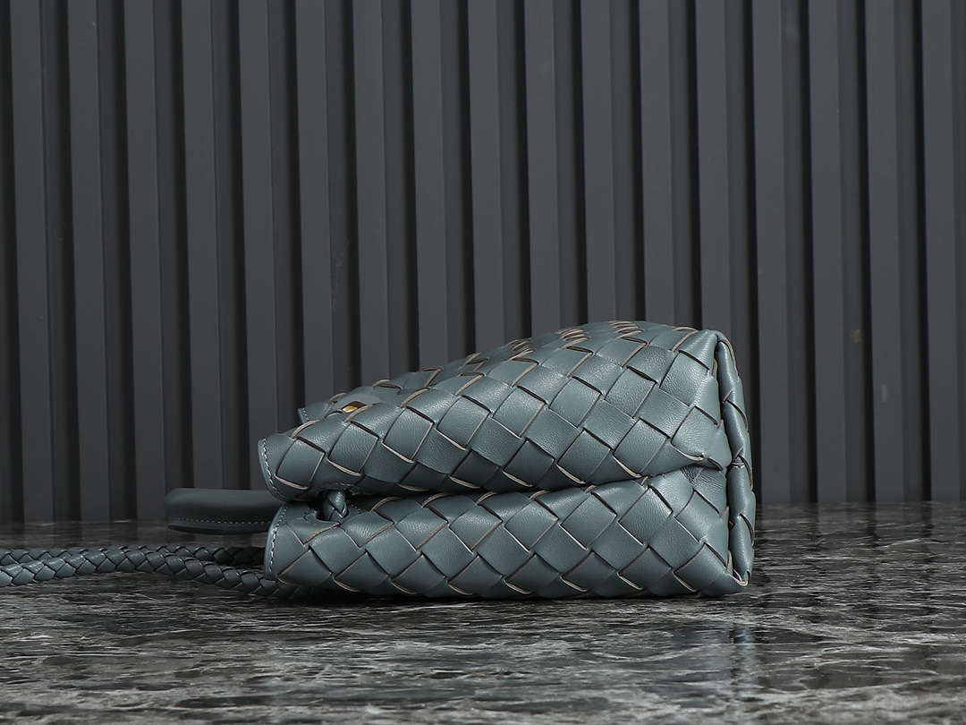 Bottega Veneta BV 766014 Small Andiamo BV9011