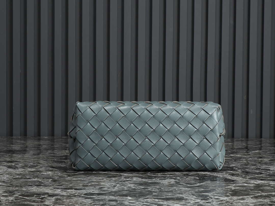 Bottega Veneta BV 766014 Small Andiamo BV9011