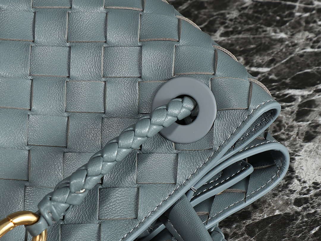Bottega Veneta BV 766014 Small Andiamo BV9011