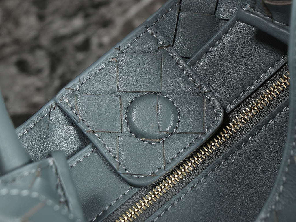 Bottega Veneta BV 766014 Small Andiamo BV9011