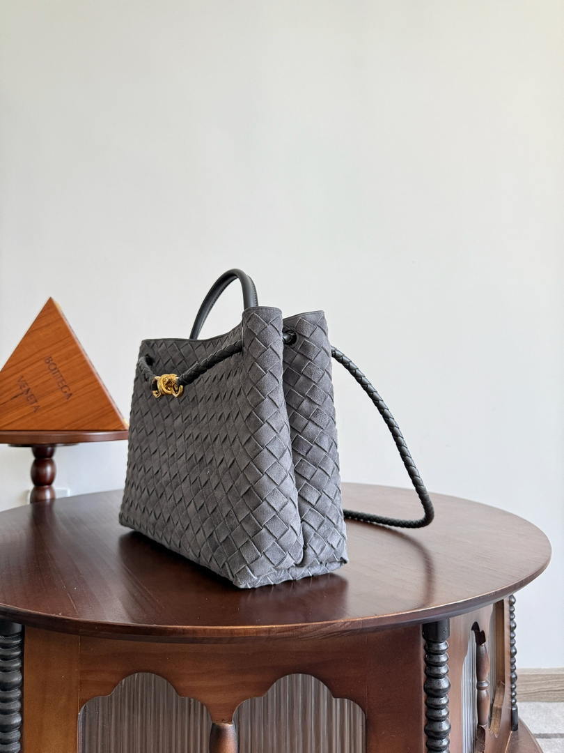 Bottega Veneta BV 766016 Medium Andiamo Suede BV90129