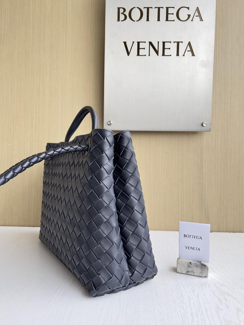 Bottega Veneta BV 766016 Medium Andiamo BV90122