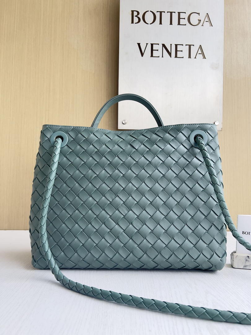 Bottega Veneta BV 766016 Medium Andiamo Suede BV90137