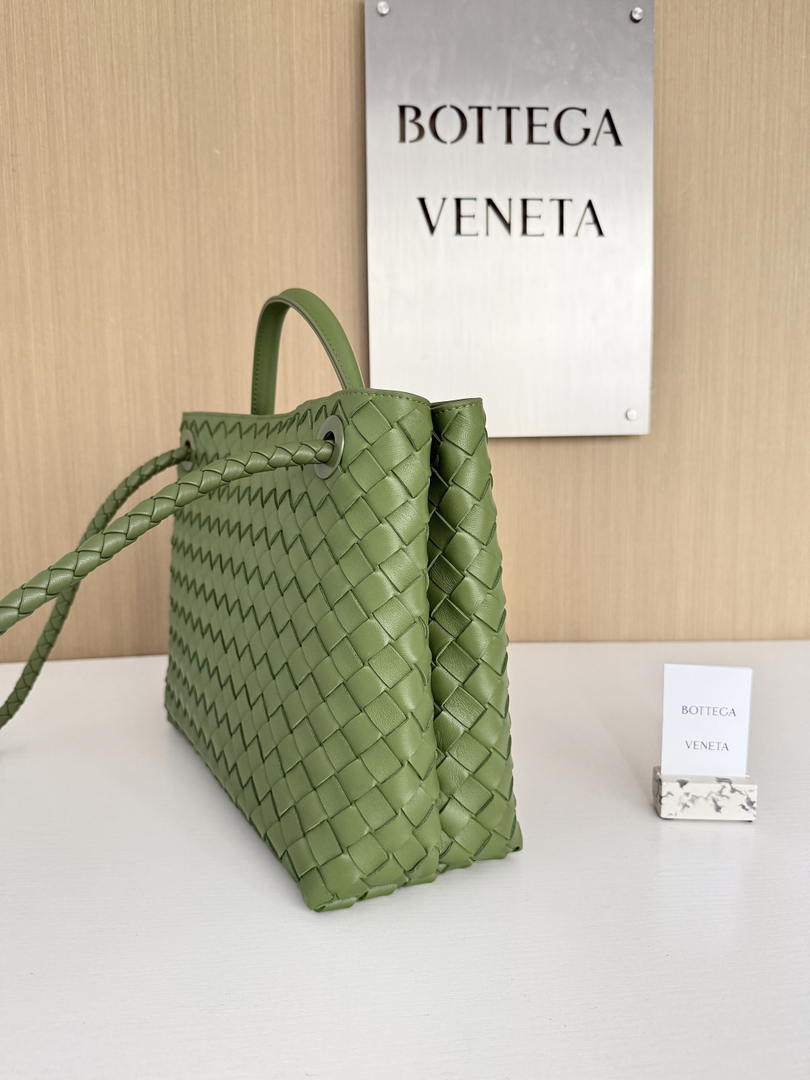 Bottega Veneta BV 766016 Medium Andiamo Suede BV90136