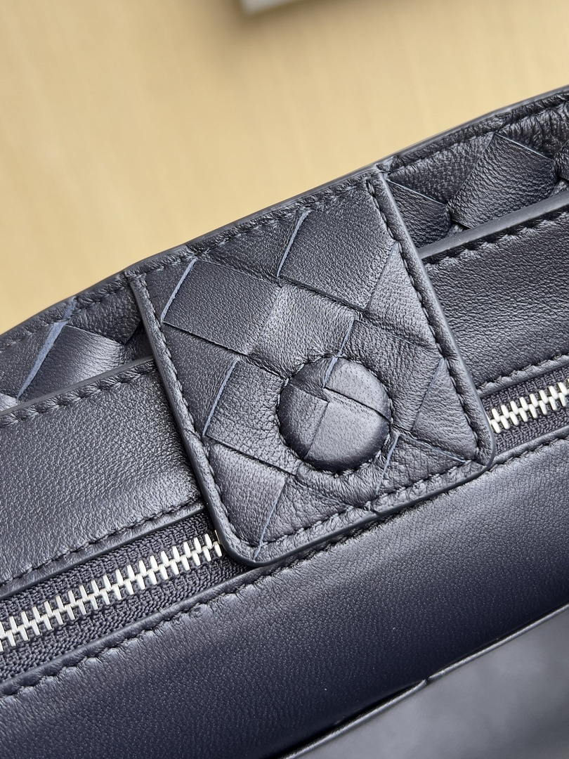 Bottega Veneta BV 766016 Medium Andiamo BV90122