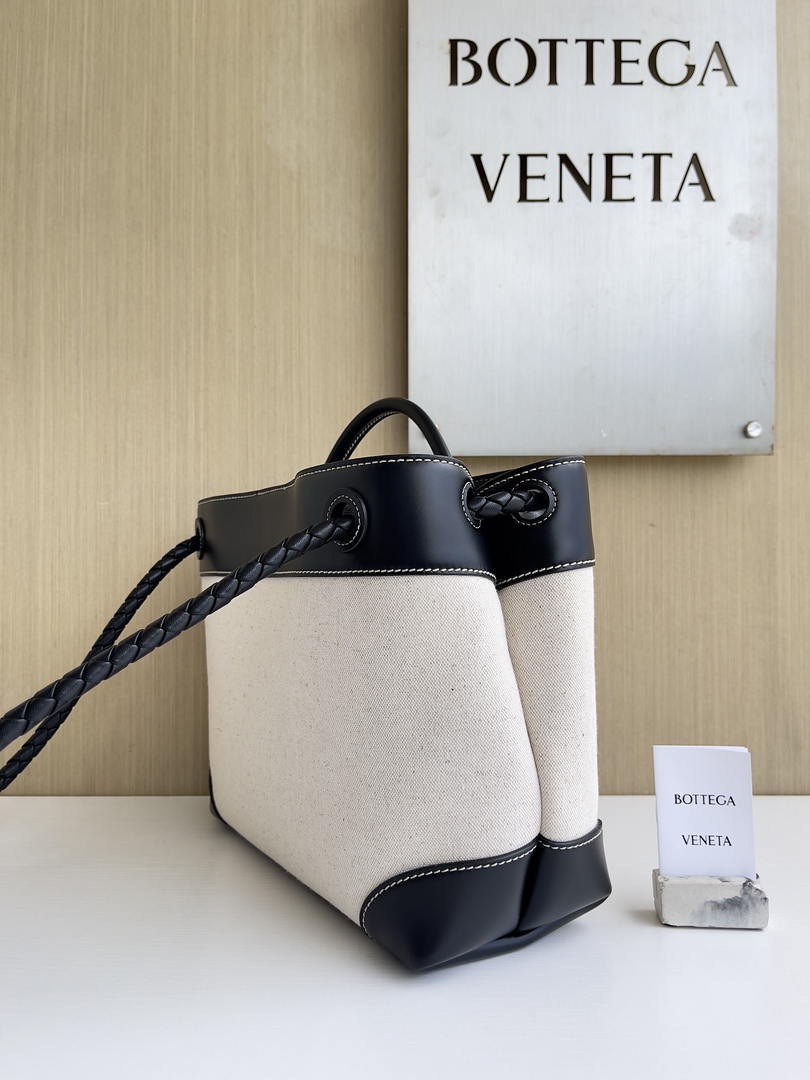 Bottega Veneta BV 766016 Medium Andiamo BV90124