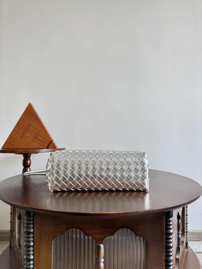 Bottega Veneta BV 766016 Medium Andiamo BV90126