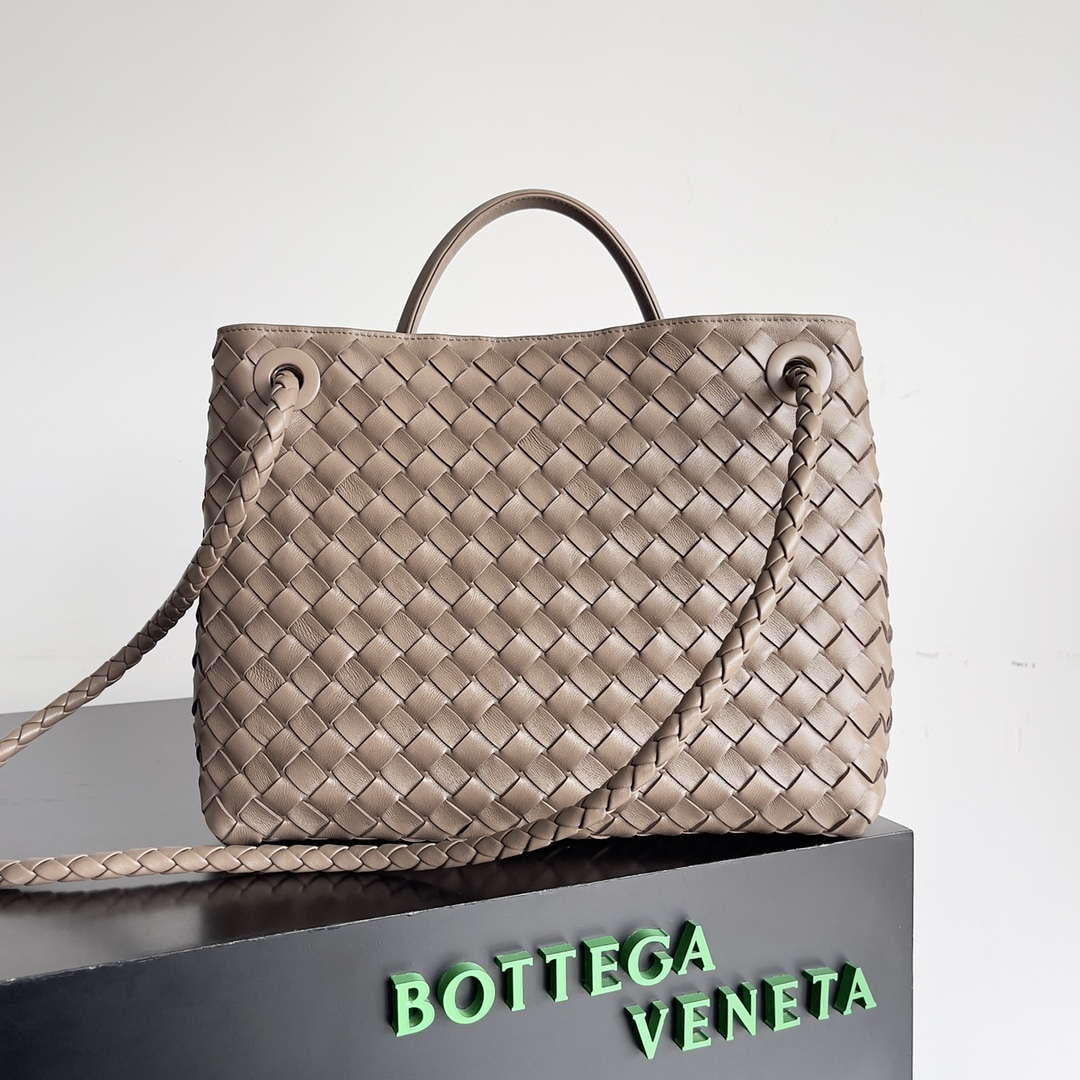 Bottega Veneta BV 766016 Medium Andiamo BV9018