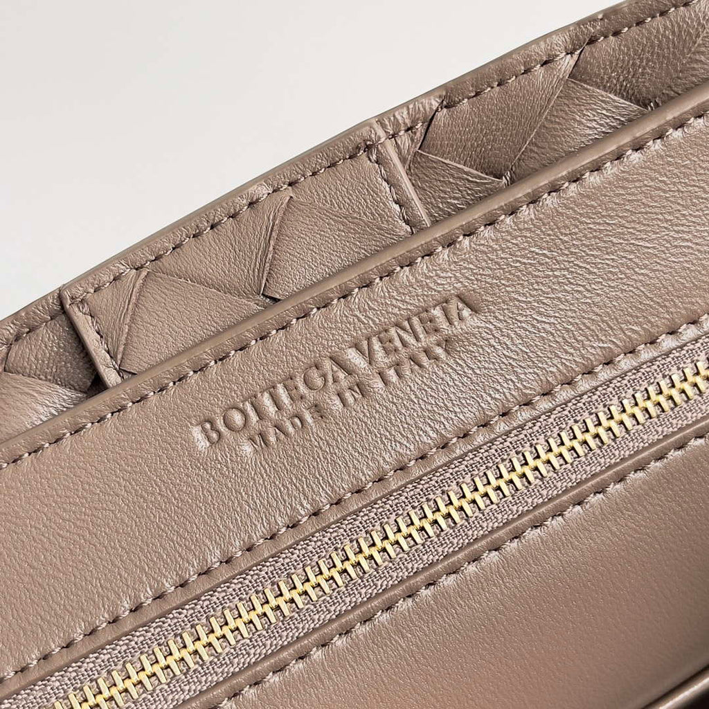 Bottega Veneta BV 766016 Medium Andiamo BV9018