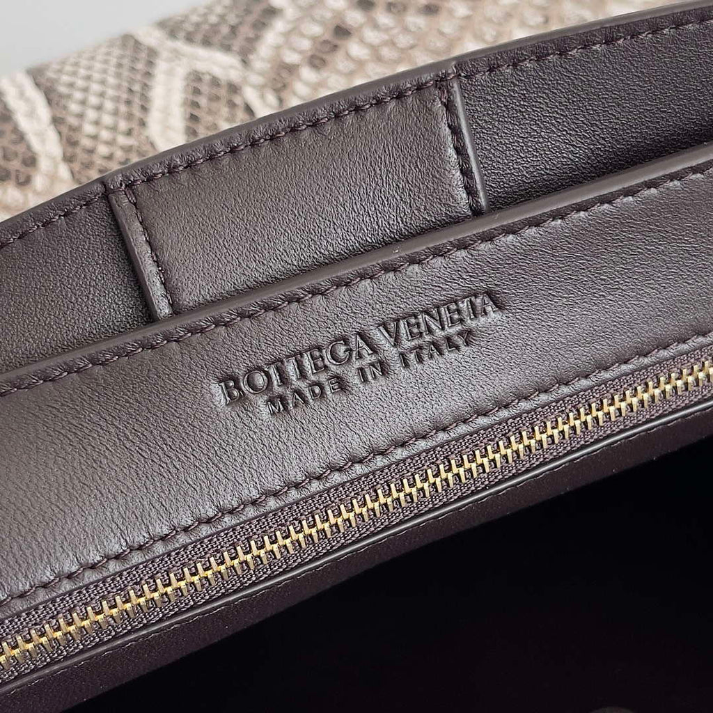 Bottega Veneta BV 743572 Medium Andiamo Snakeskin Handbag BV9069