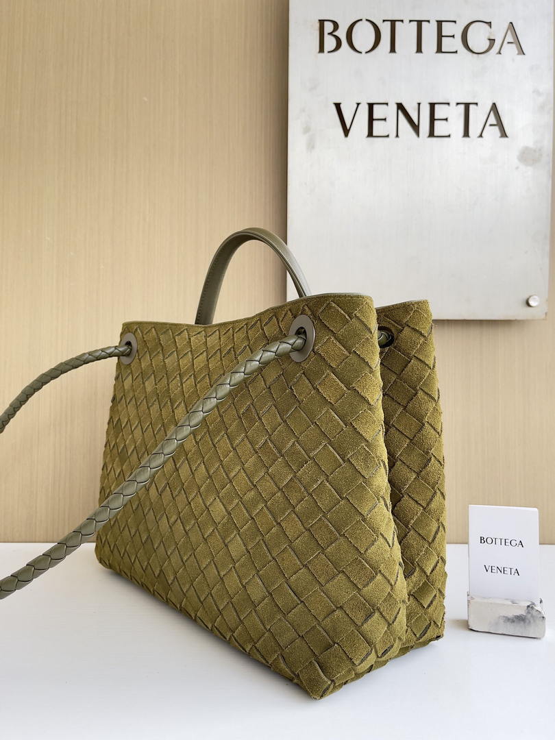 Bottega Veneta BV 766016 Medium Andiamo Suede BV90132