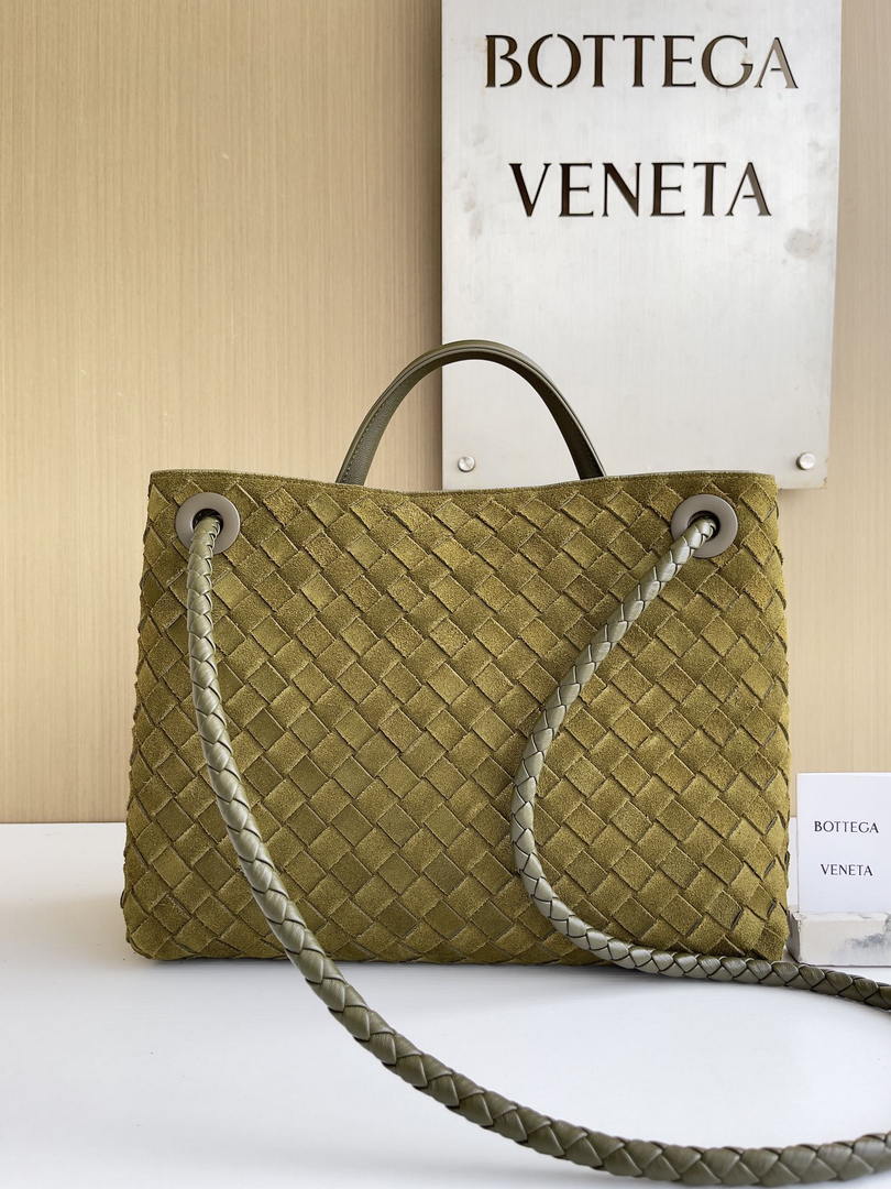 Bottega Veneta BV 766016 Medium Andiamo Suede BV90132