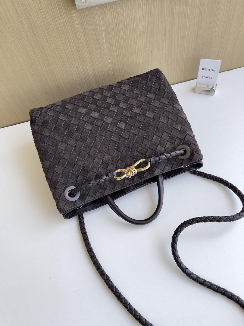 Bottega Veneta BV 766016 Medium Andiamo Suede BV90130