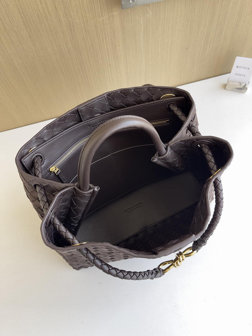 Bottega Veneta BV 766016 Medium Andiamo Suede BV90130