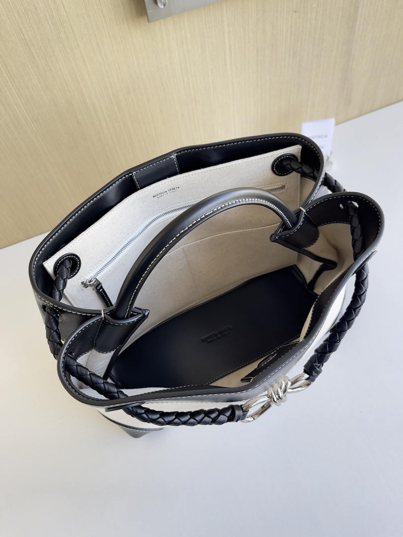 Bottega Veneta BV 766016 Medium Andiamo Suede BV90138