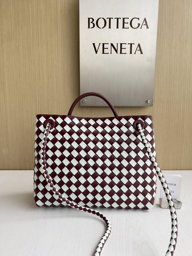 Bottega Veneta BV 766016 Medium Andiamo Lambskin BV90139