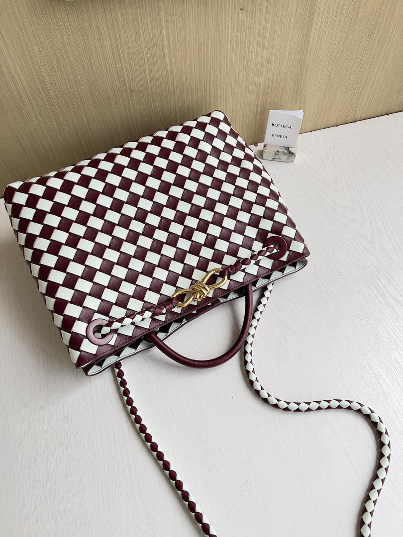 Bottega Veneta BV 766016 Medium Andiamo Lambskin BV90139
