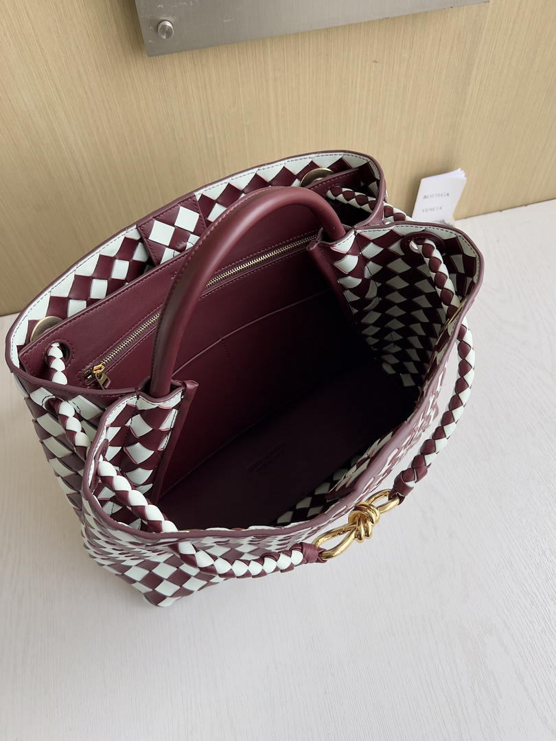 Bottega Veneta BV 766016 Medium Andiamo Lambskin BV90139